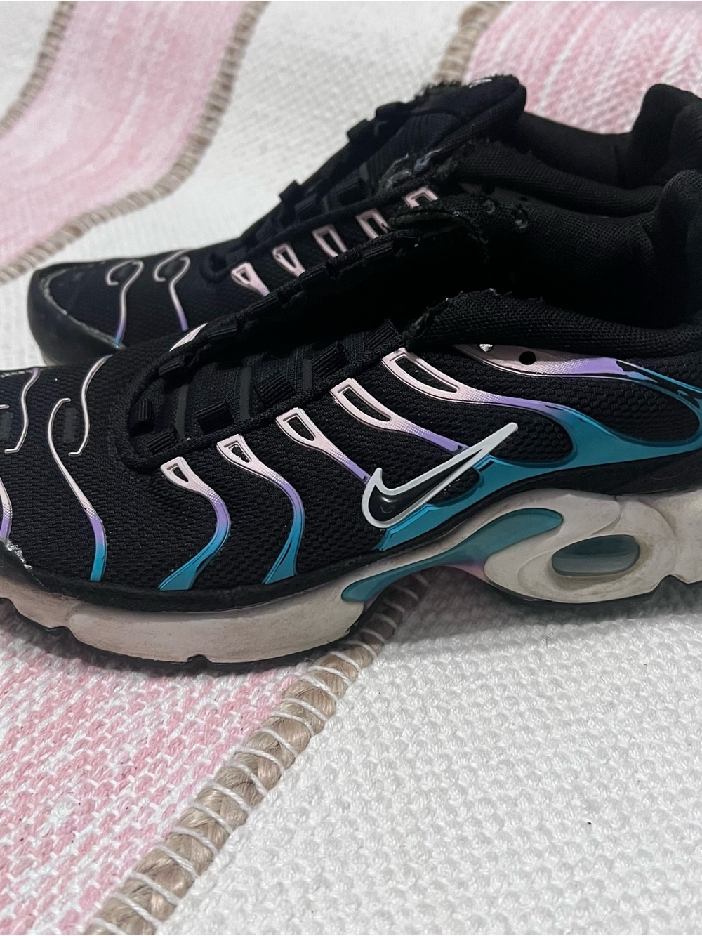 Nike Air Max Plus TN Youth 4Y Black Teal Purple Sneakers